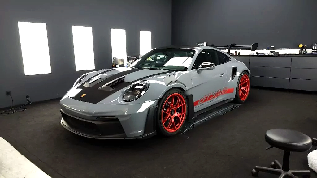 PORSCHE 992 GT3 RS Foliert